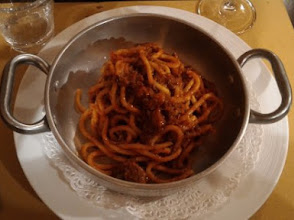 Pici al ragù serviti all'Osteria La Sosta di Violante Siena